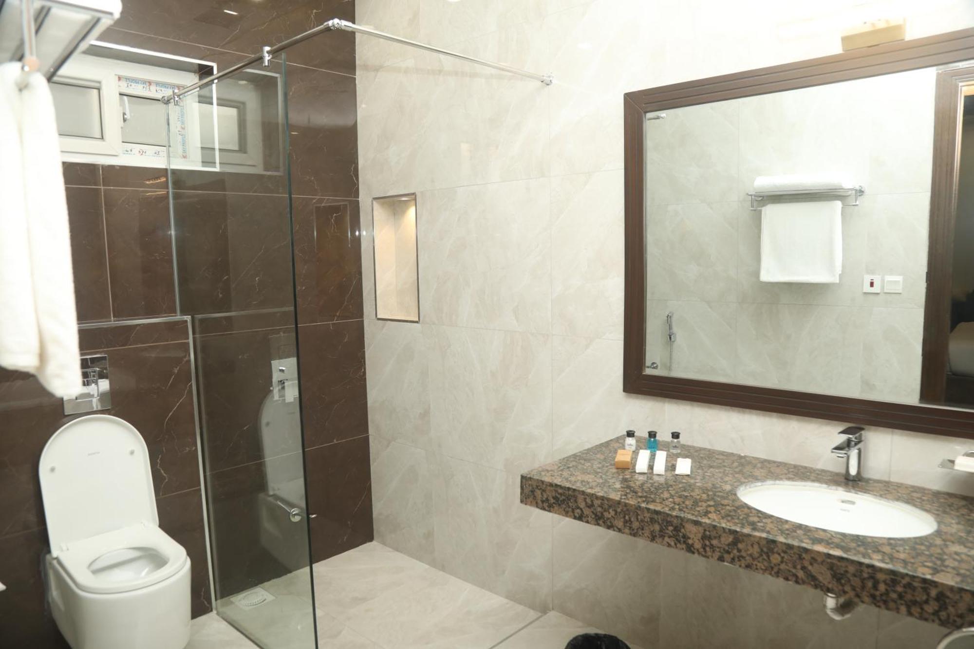 Sahiwal Swarg Hotel מראה חיצוני תמונה