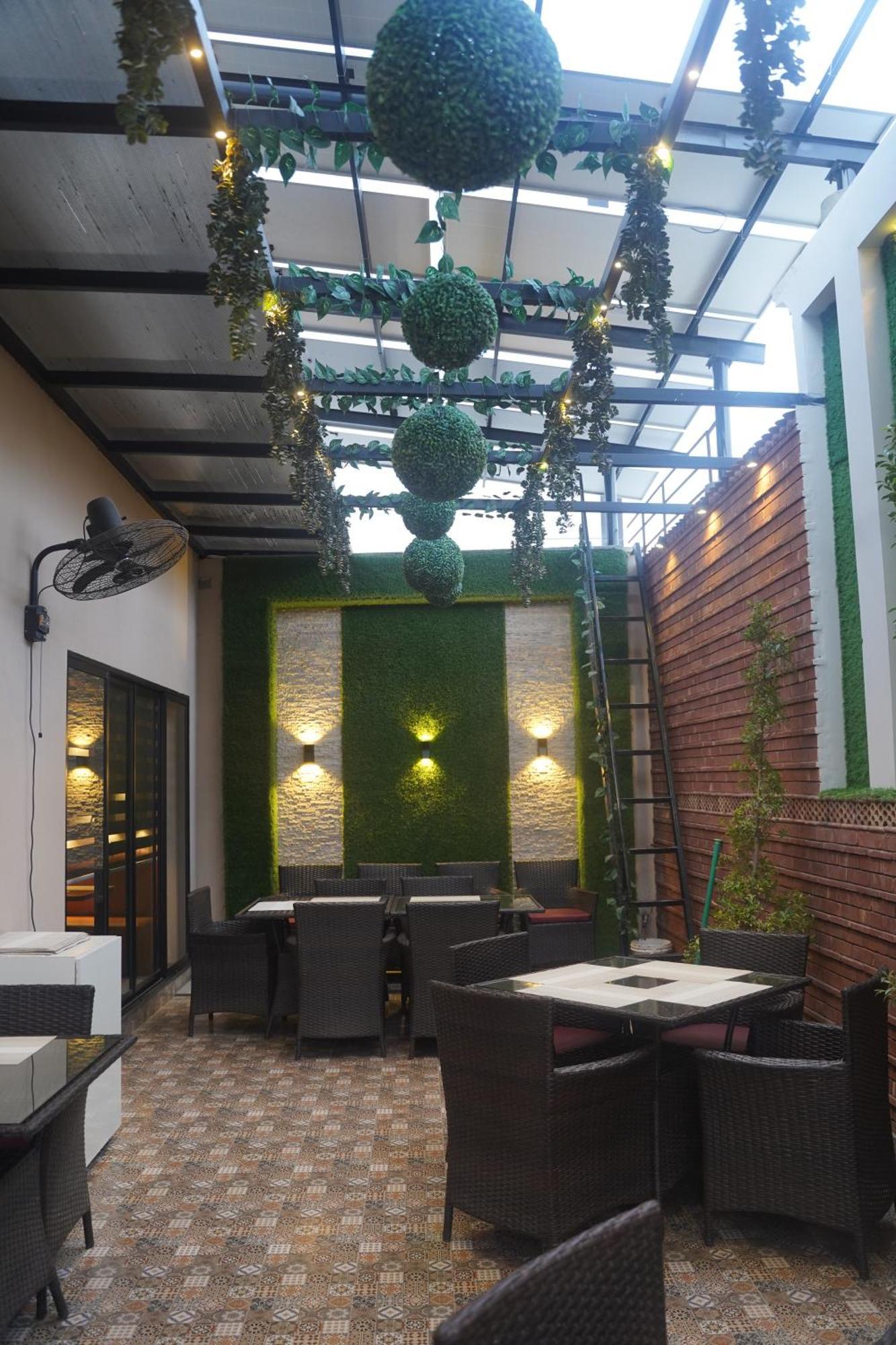 Sahiwal Swarg Hotel מראה חיצוני תמונה