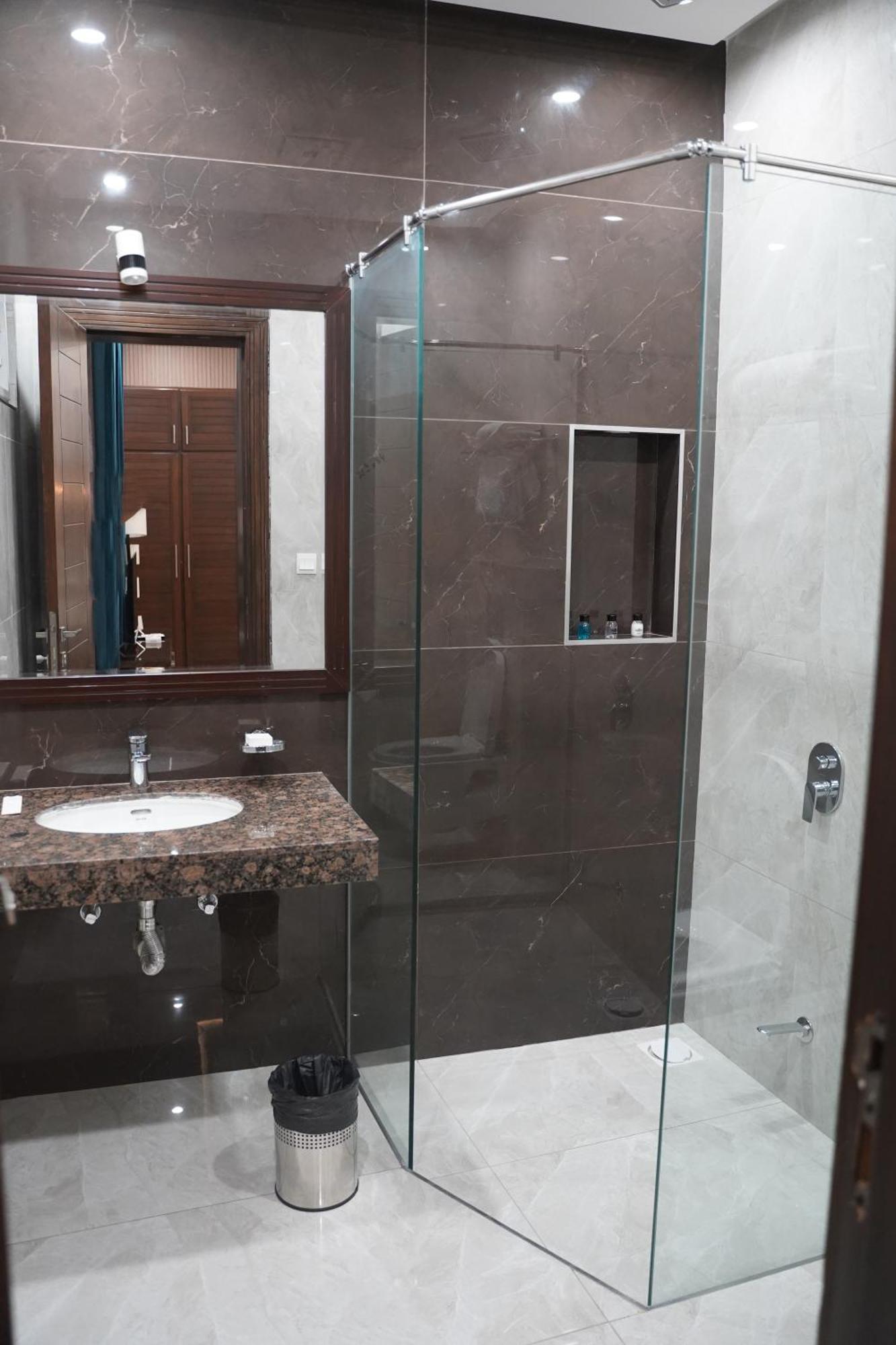 Sahiwal Swarg Hotel מראה חיצוני תמונה
