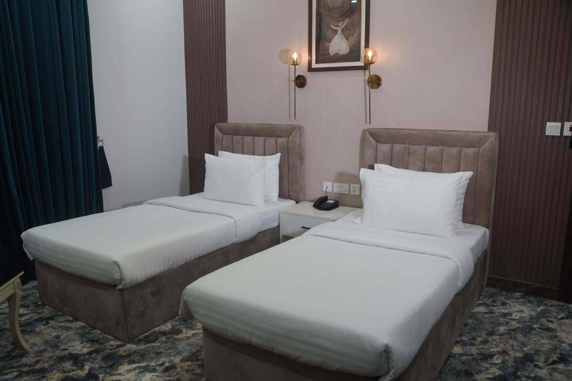 Sahiwal Swarg Hotel מראה חיצוני תמונה